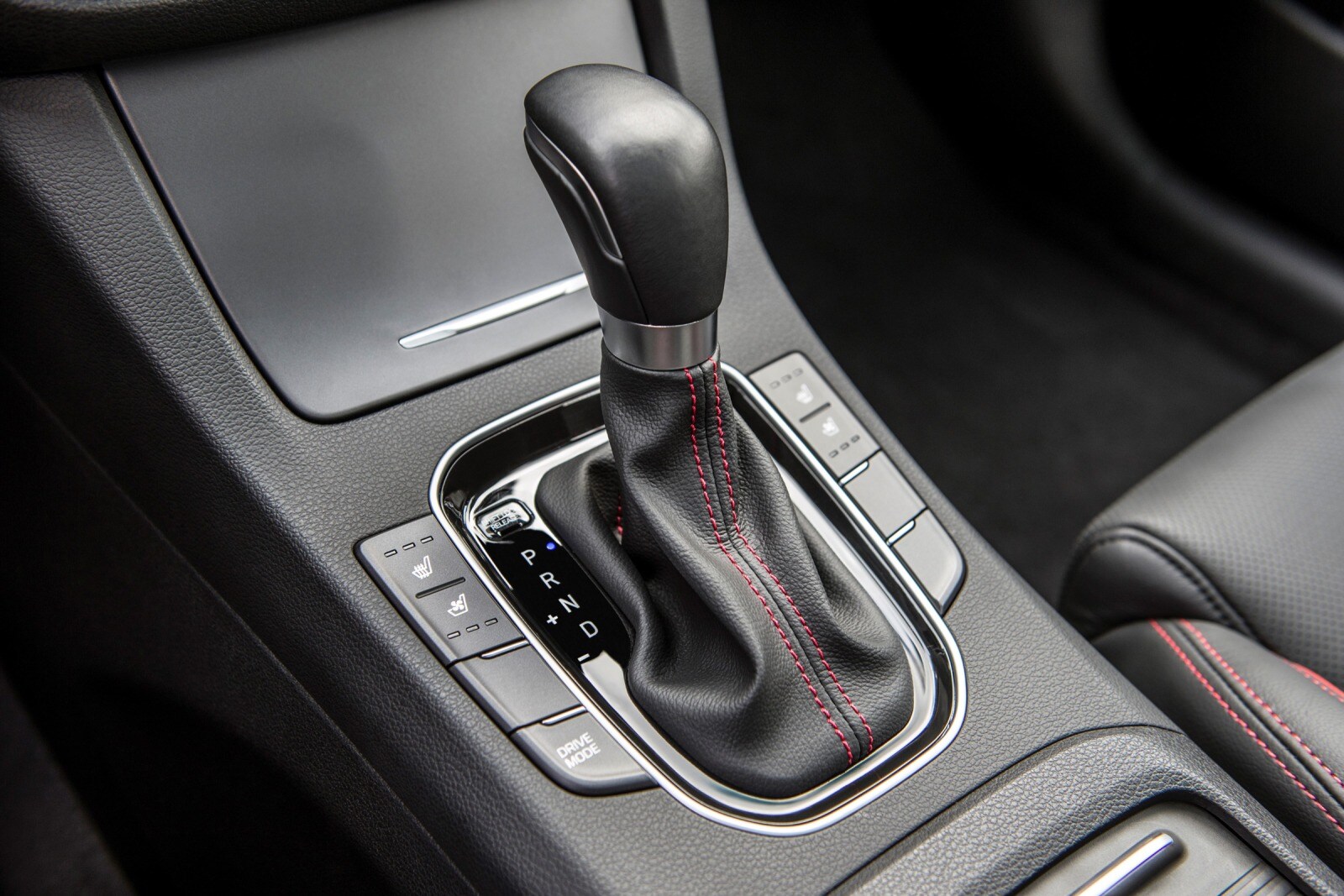 2018 Hyundai Elantra interior SHF