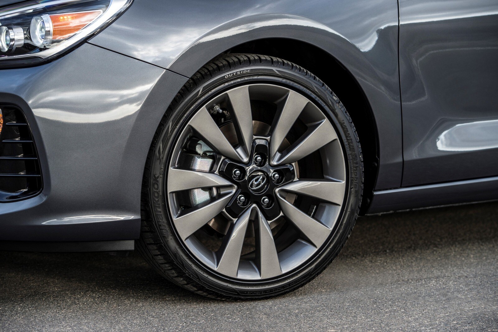 2018 Hyundai Elantra exterior W
