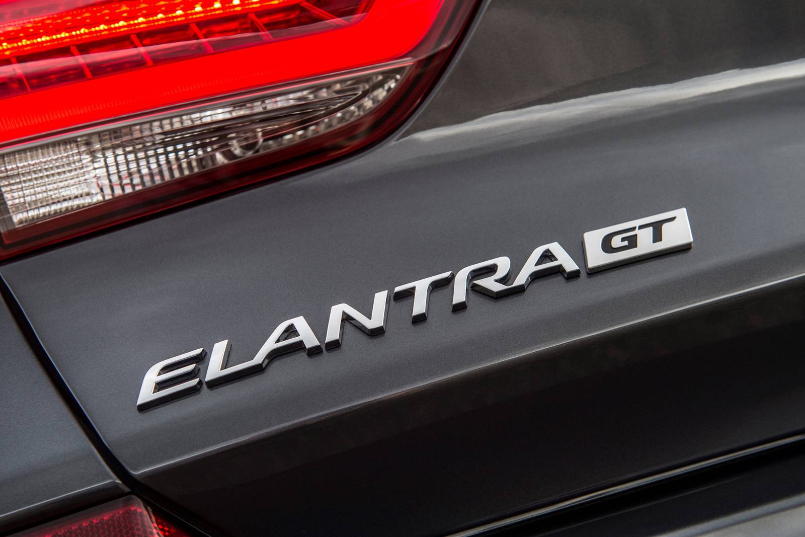 2019 Hyundai Elantra exterior RBDG