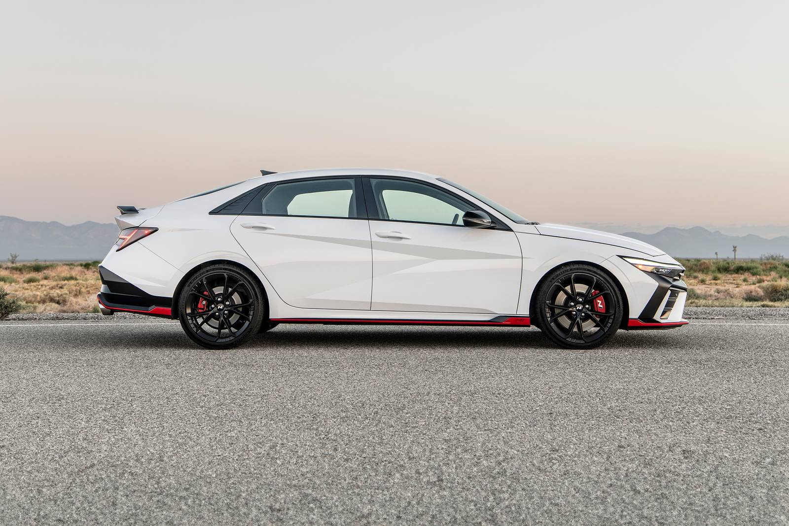 2024 Hyundai Elantra exterior S