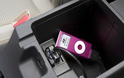 2011 Hyundai Elantra interior DETAIL