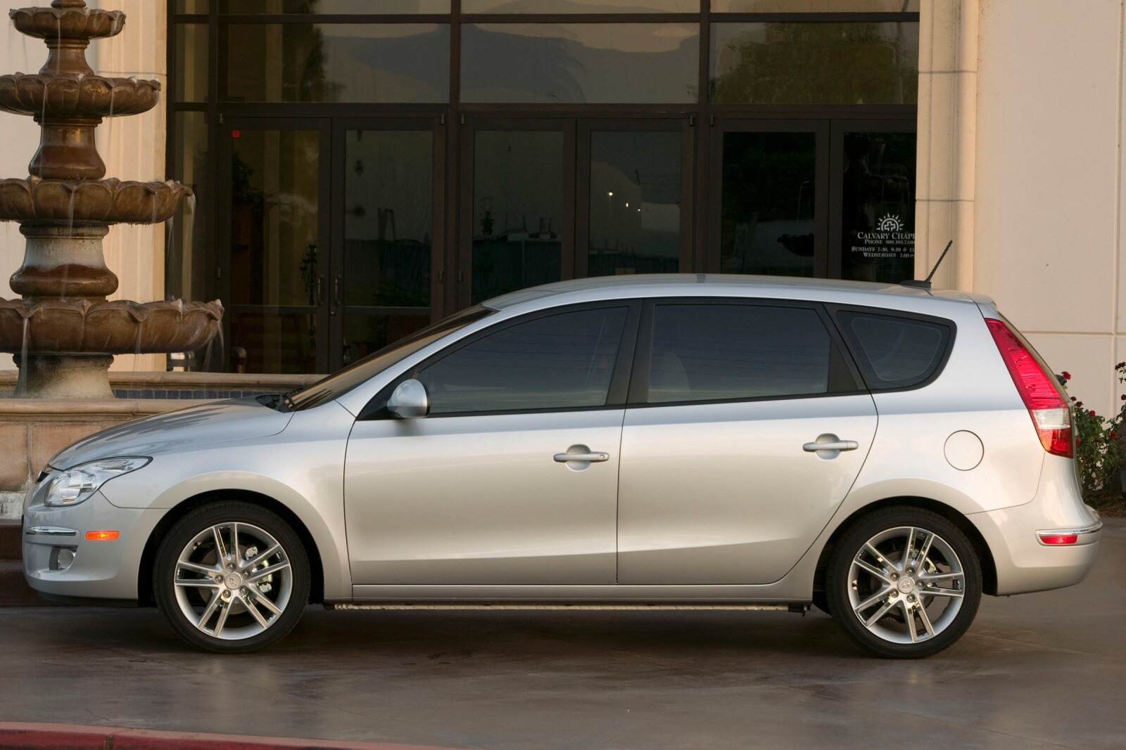 2012 Hyundai Elantra Touring SE 4dr Hatchback Exterior