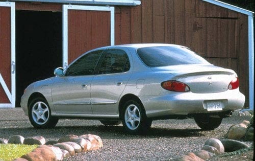 2000 Hyundai Elantra exterior RQ