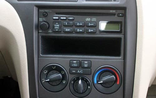 2001 Hyundai Elantra interior CC