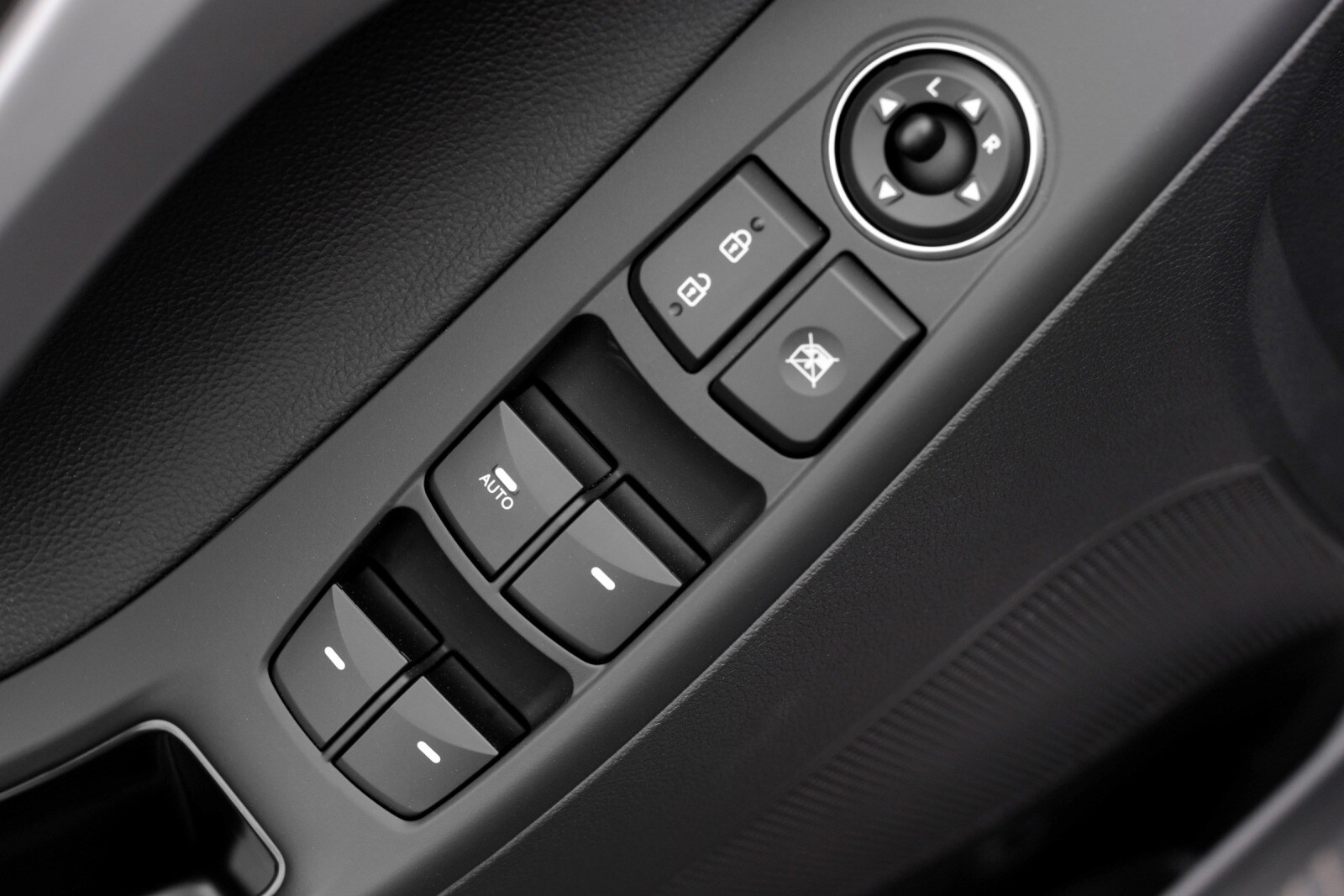 2014 Hyundai Elantra interior DETAIL