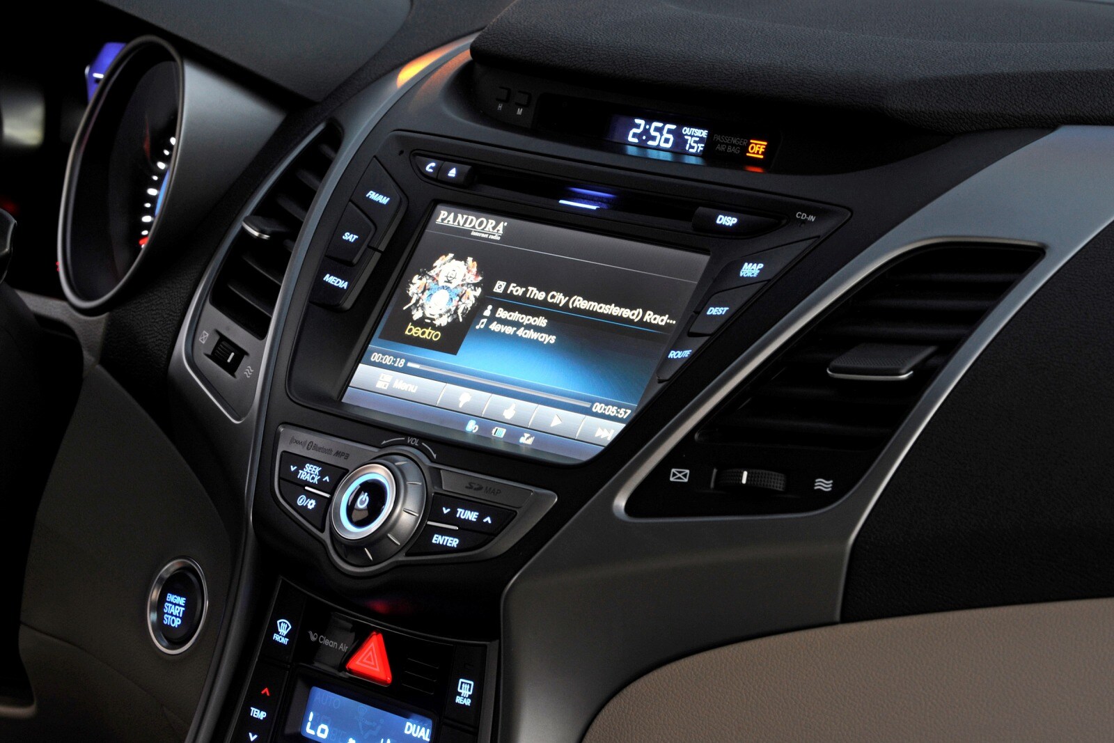 2016 Hyundai Elantra GT interior CC