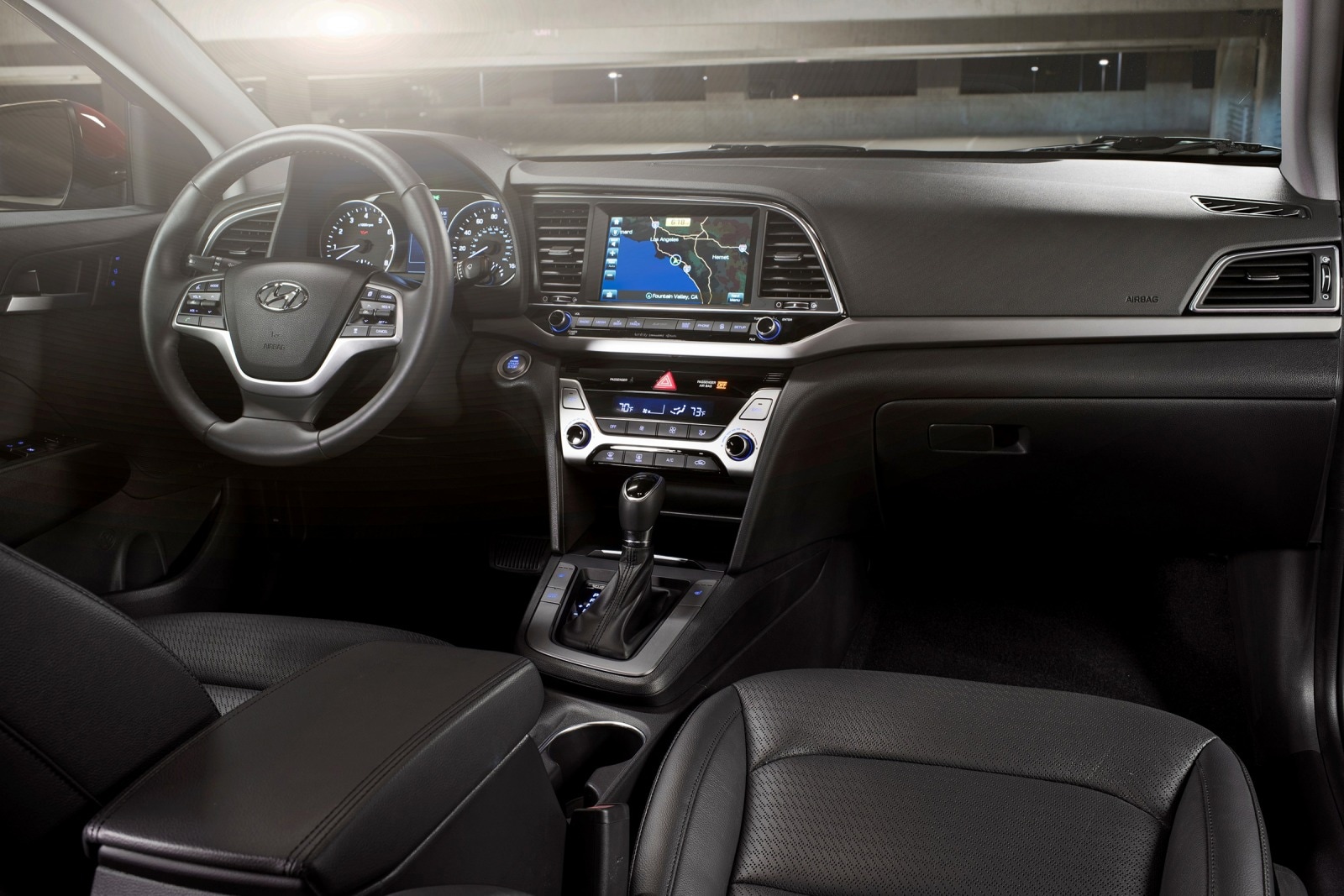 2017 Hyundai Elantra interior D