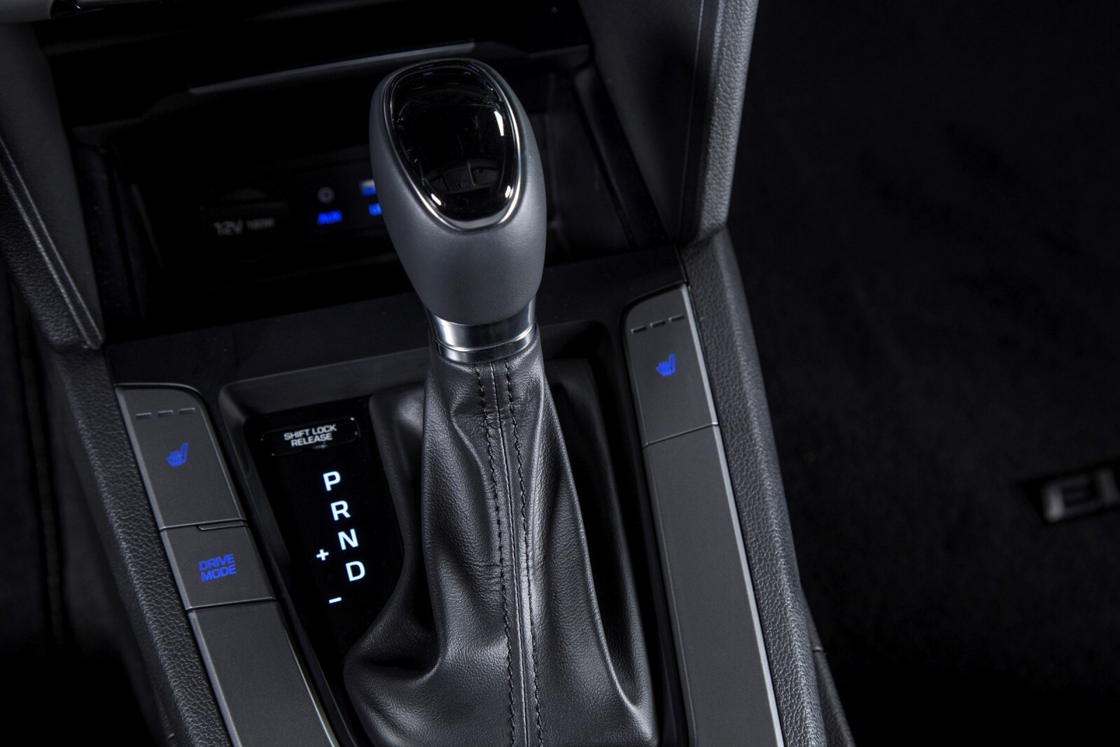 2017 Hyundai Elantra interior SHF