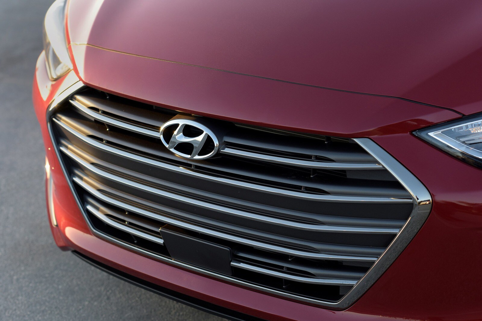 2018 Hyundai Elantra exterior FBDG