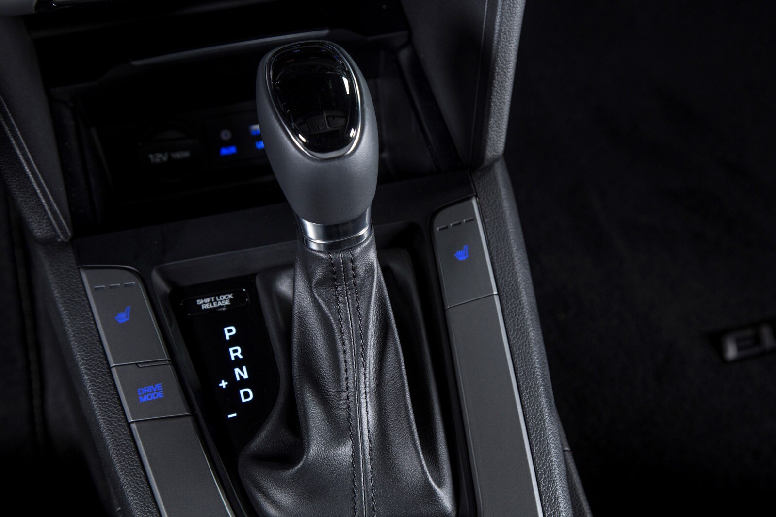 2018 Hyundai Elantra interior SHF