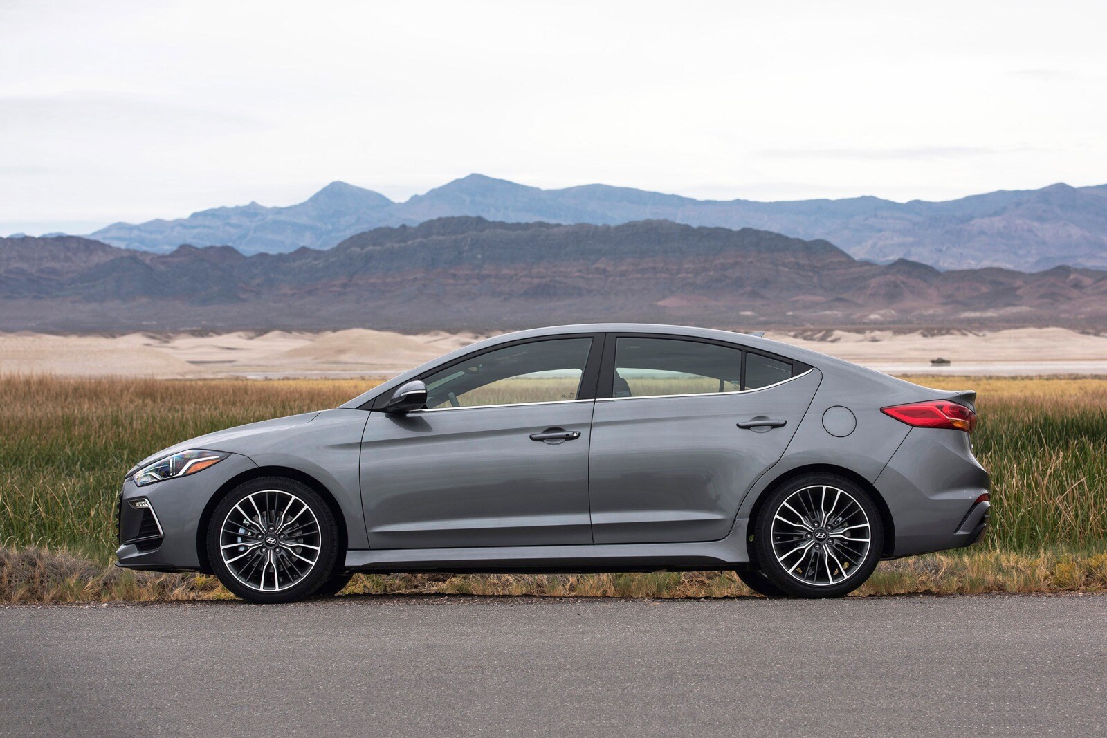 2018 Hyundai Elantra exterior S