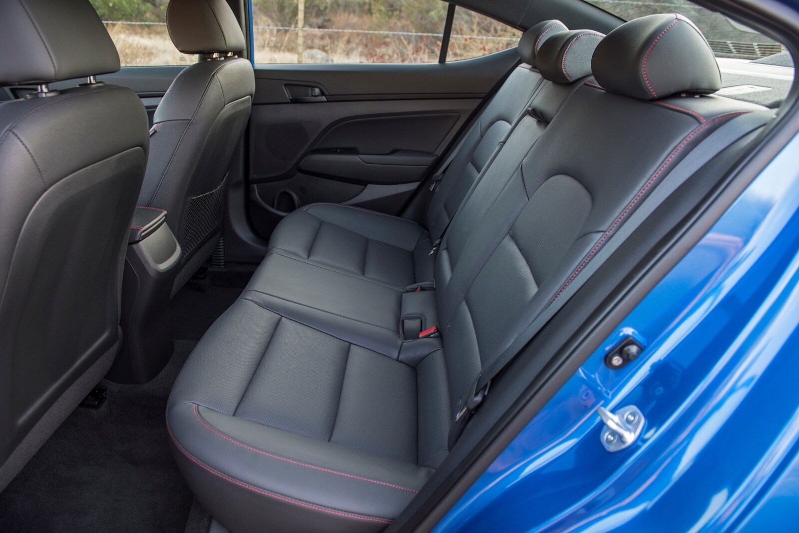 2018 Hyundai Elantra interior RI