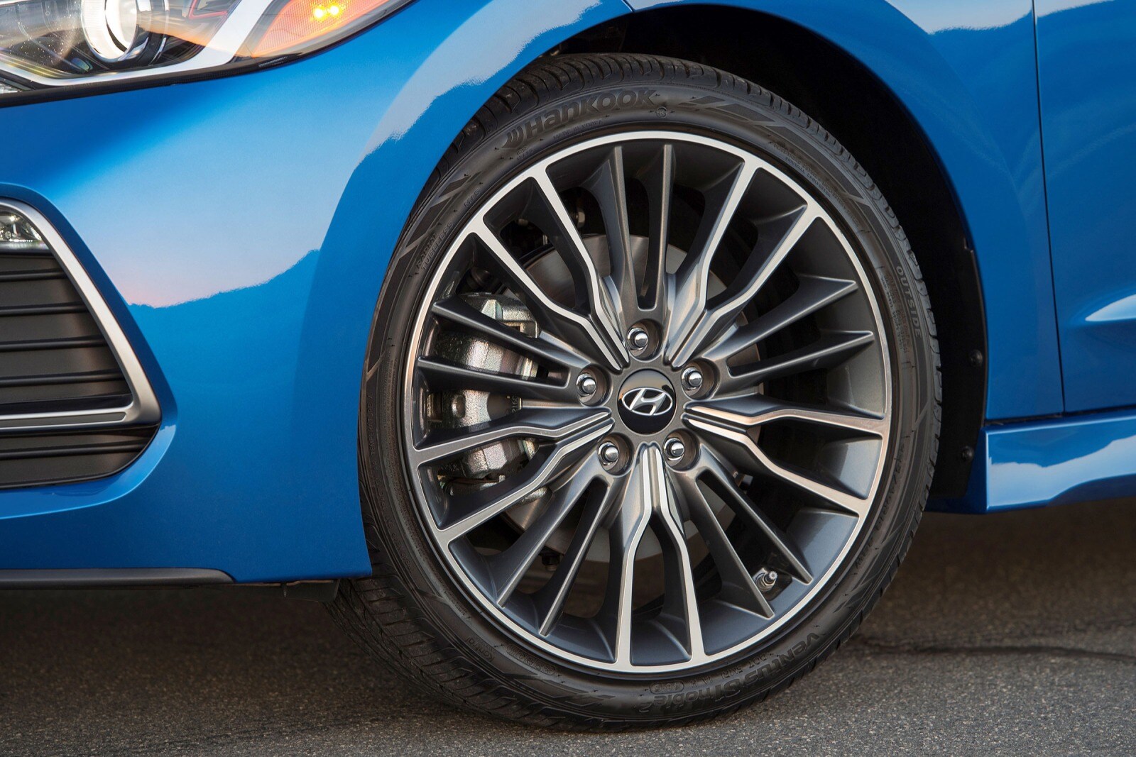 2018 Hyundai Elantra exterior W