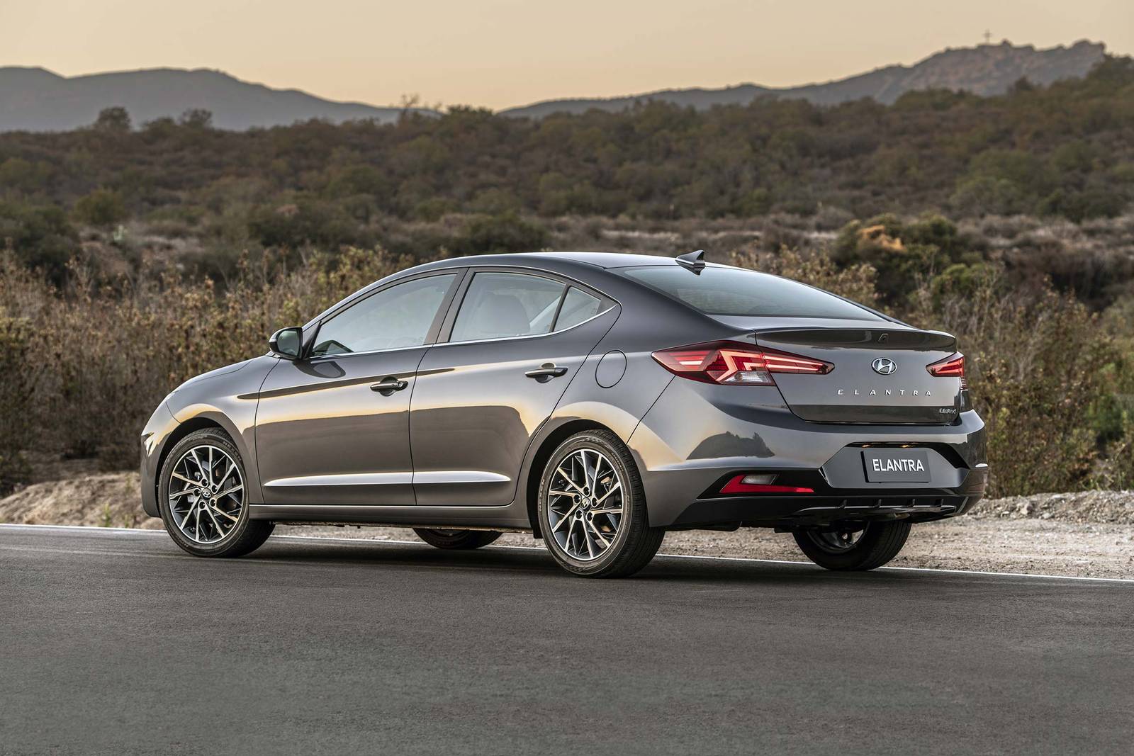 2019 Hyundai Elantra exterior F