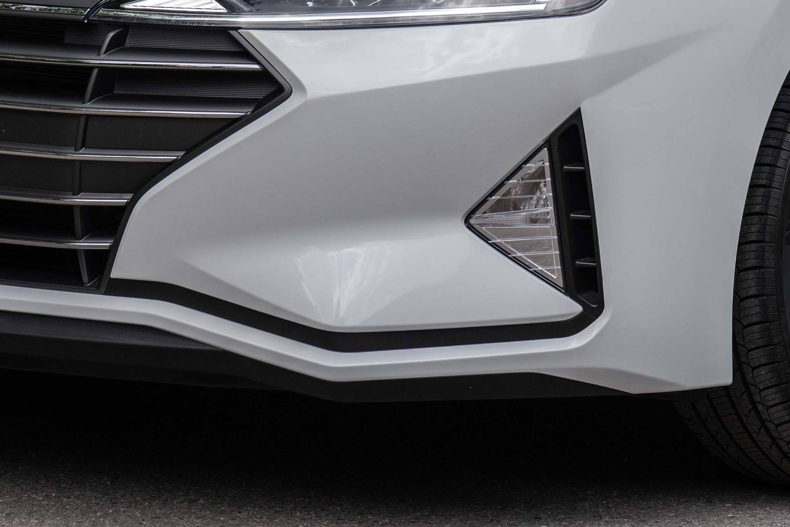 2019 Hyundai Elantra exterior FOG