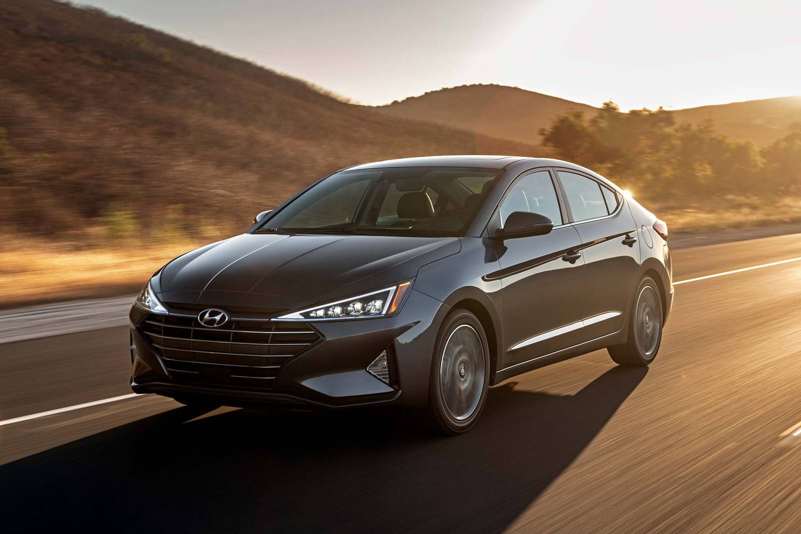 2019 Hyundai Elantra exterior LIFE1