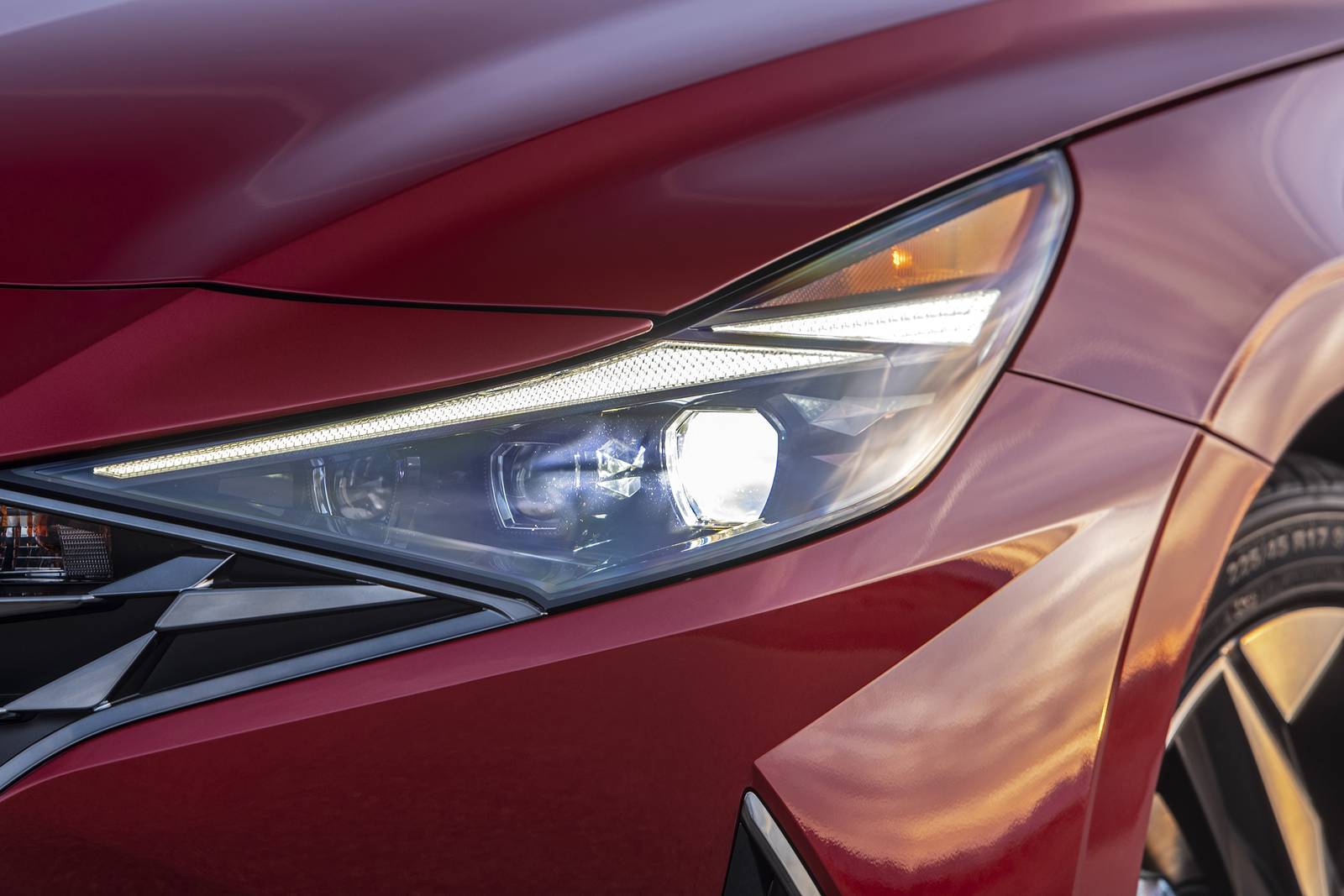 2021 Hyundai Elantra exterior EDETAIL