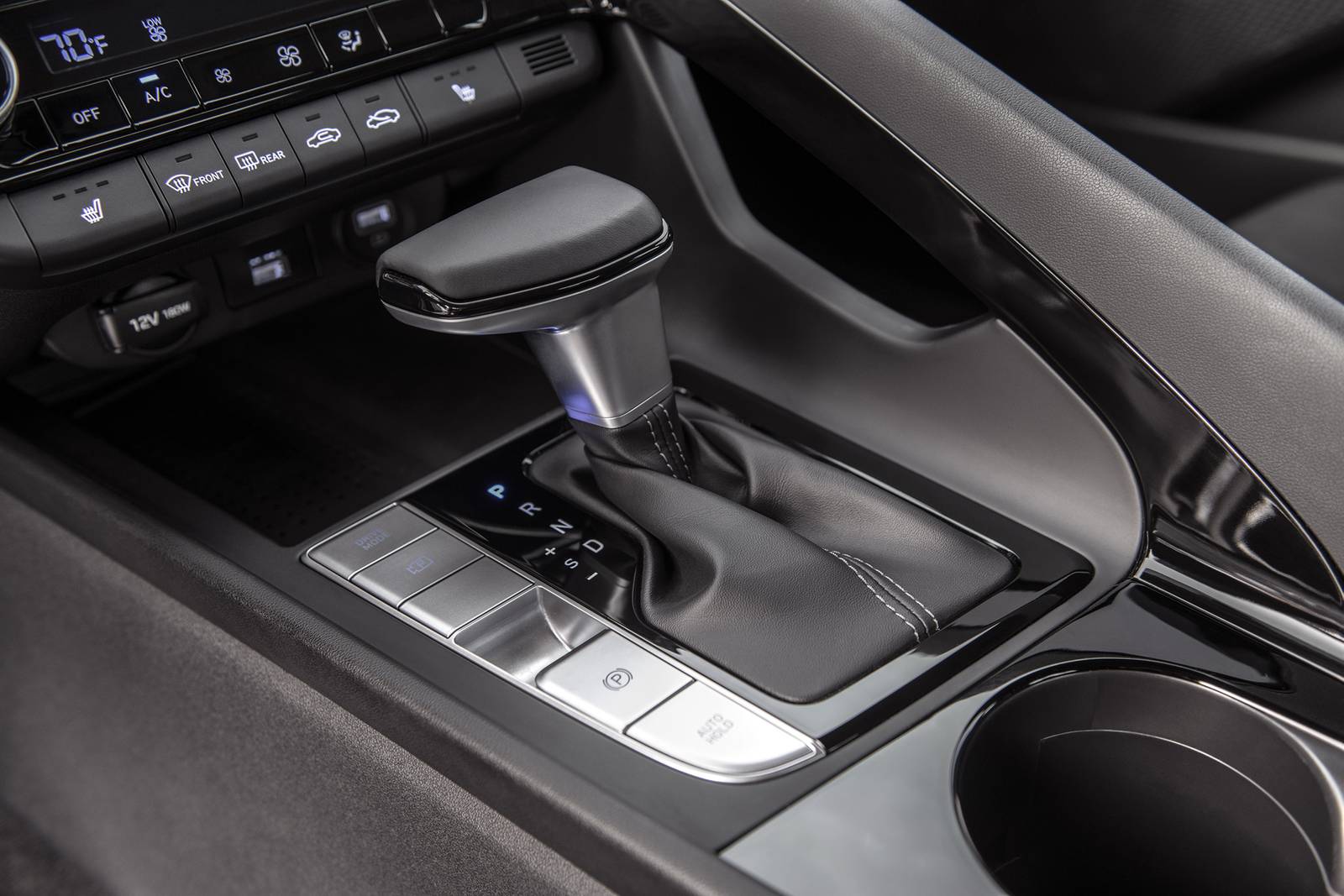 2021 Hyundai Elantra interior SHF
