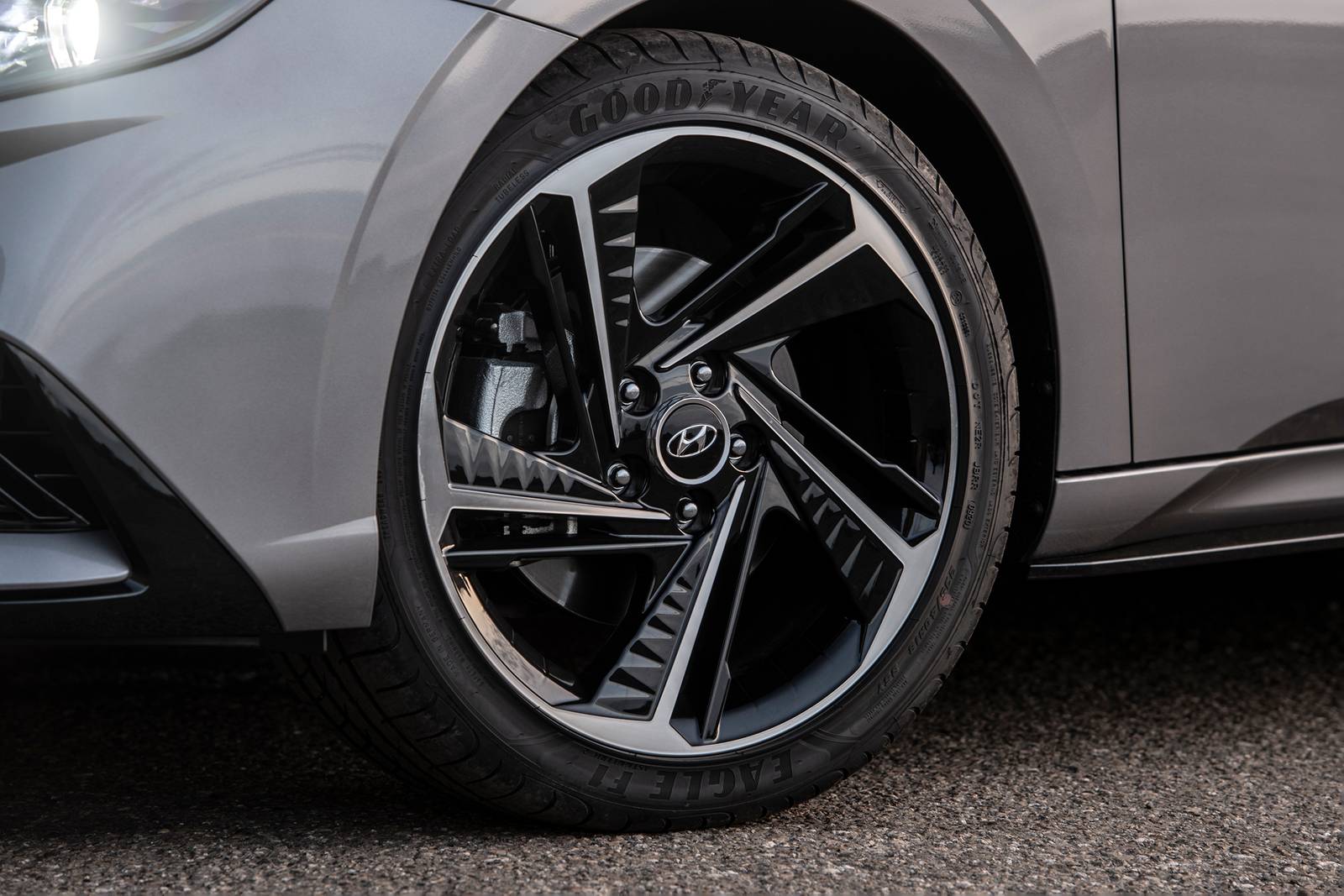 2021 Hyundai Elantra exterior W