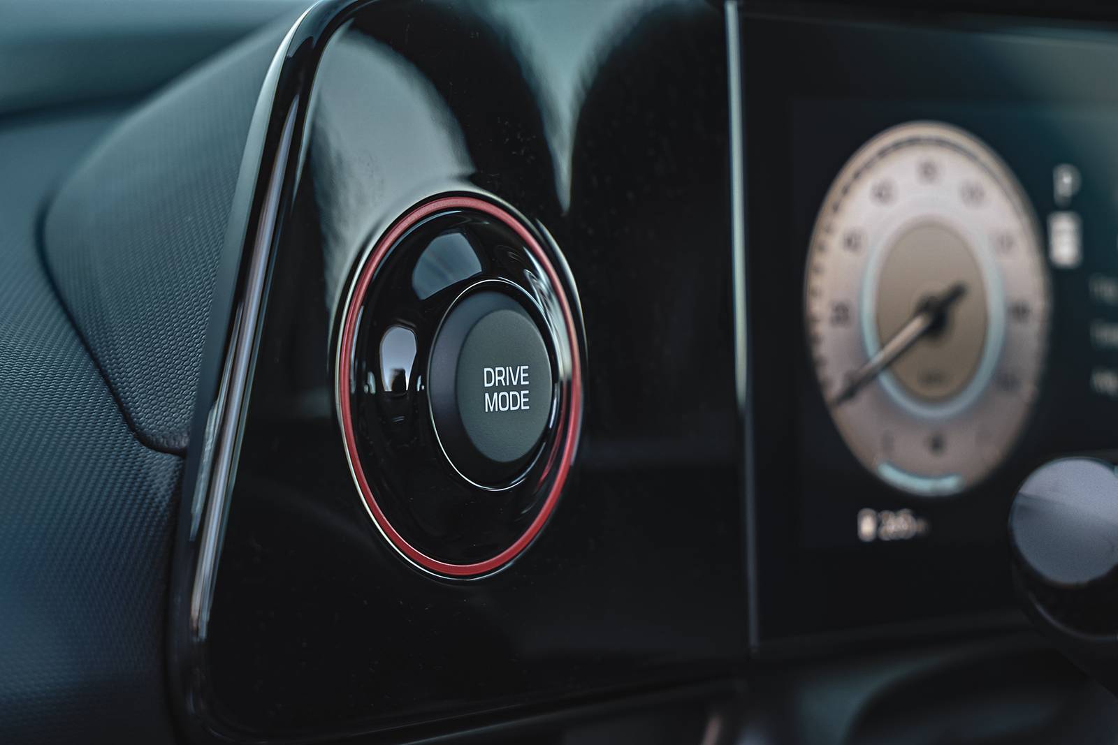 2024 Hyundai Elantra interior DETAIL