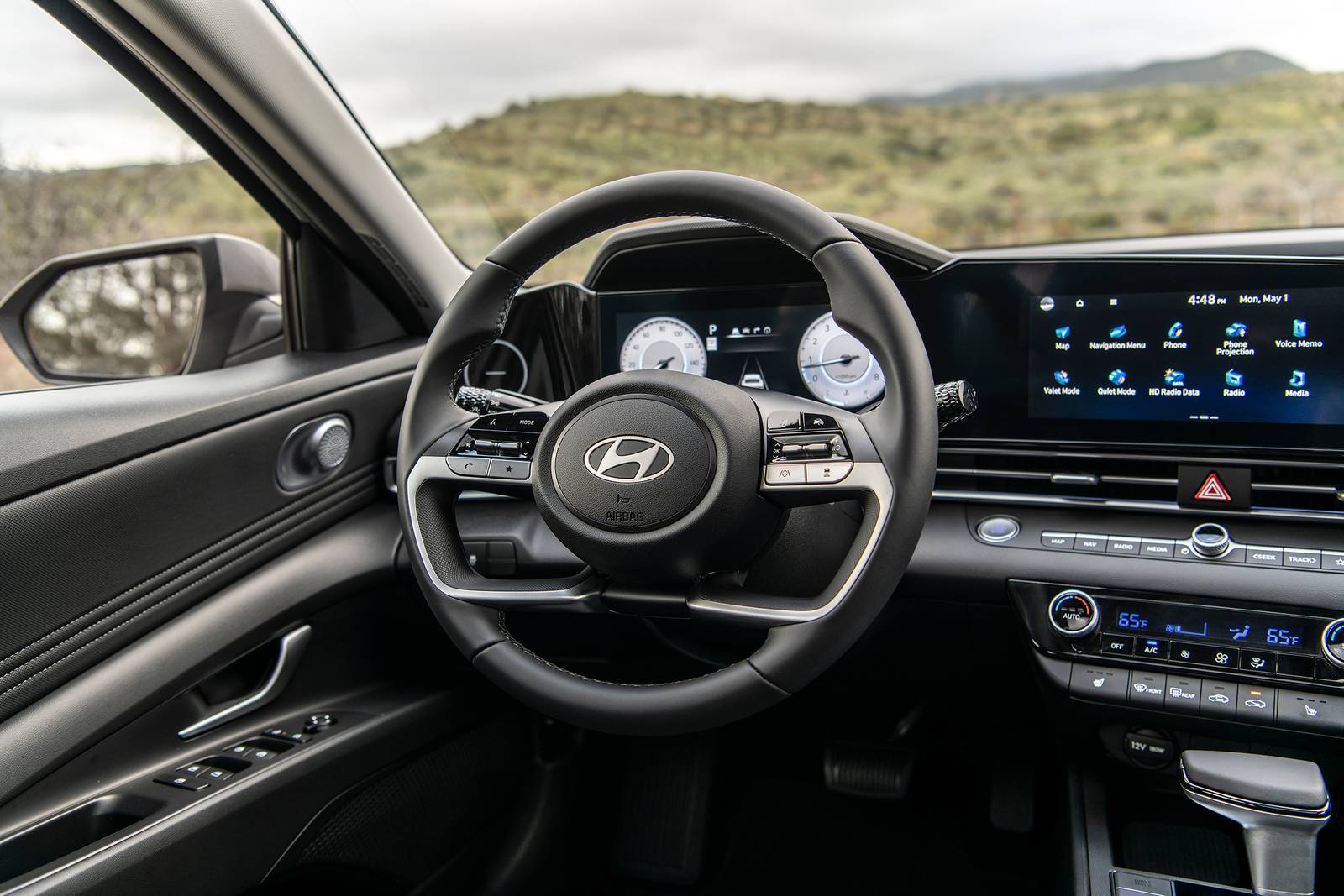 2025 Hyundai Elantra interior SWD