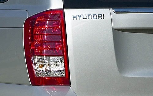 2008 Hyundai Entourage exterior FBDG