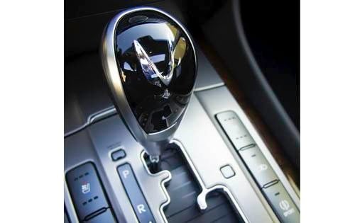 2011 Hyundai Equus interior CC