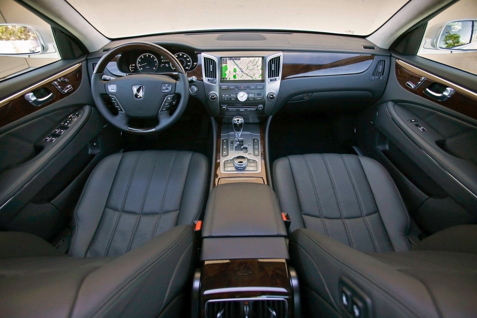 2012 Hyundai Equus front safety D