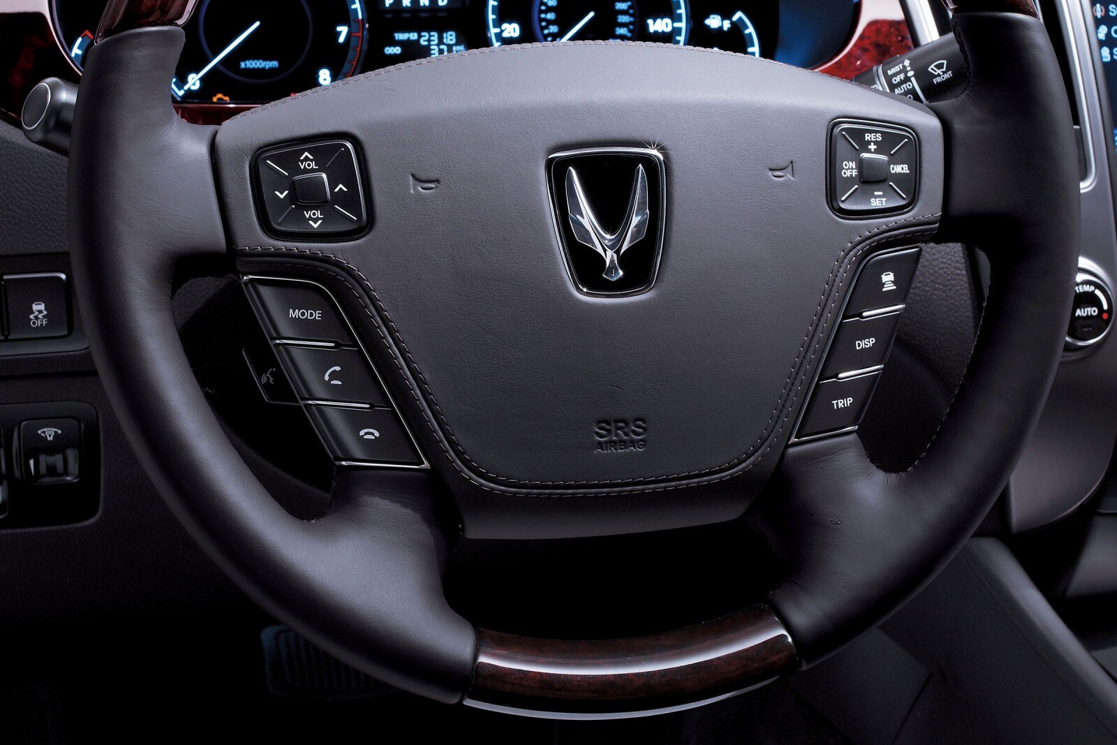 2012 Hyundai Equus interior SWD