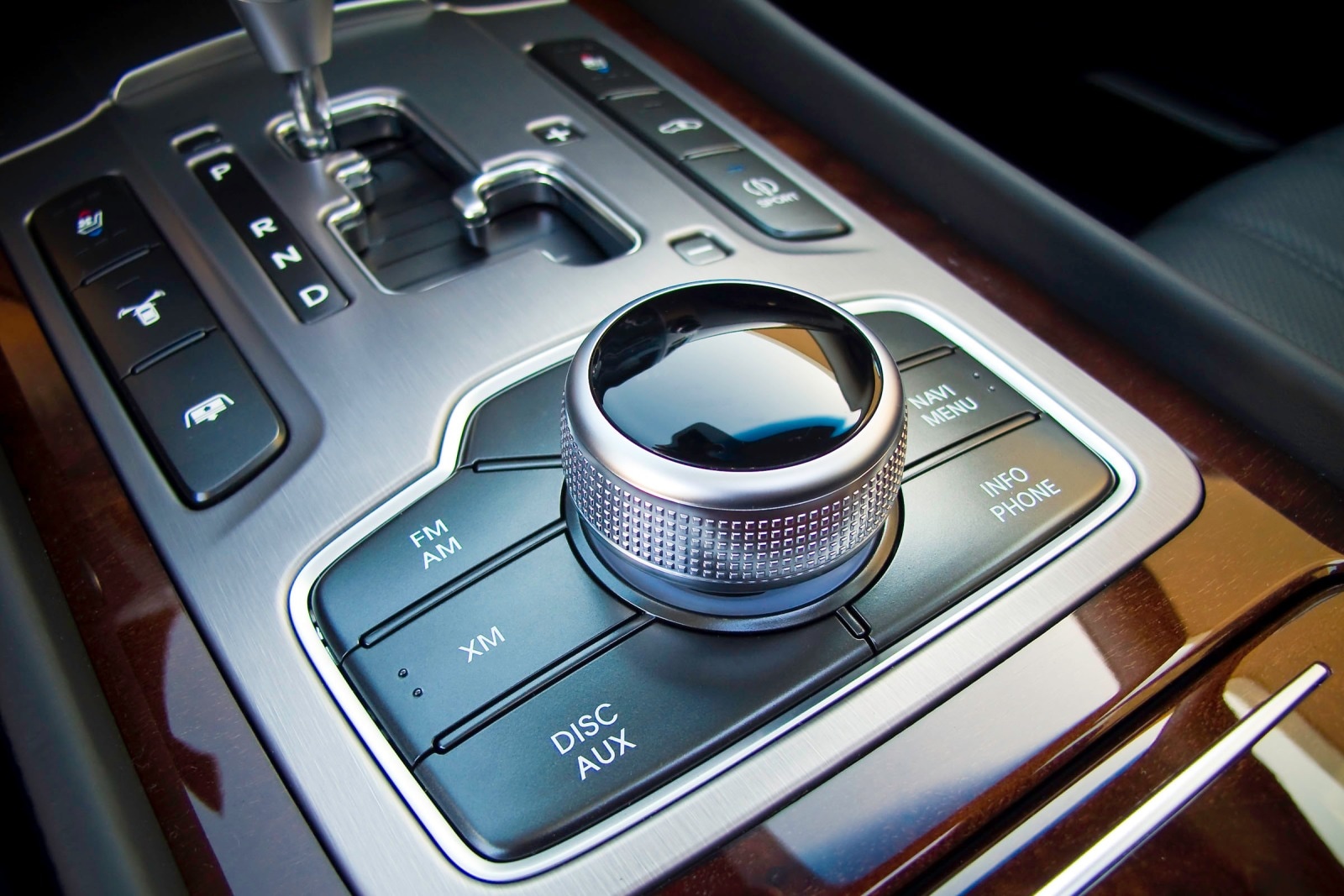 2013 Hyundai Equus interior CC