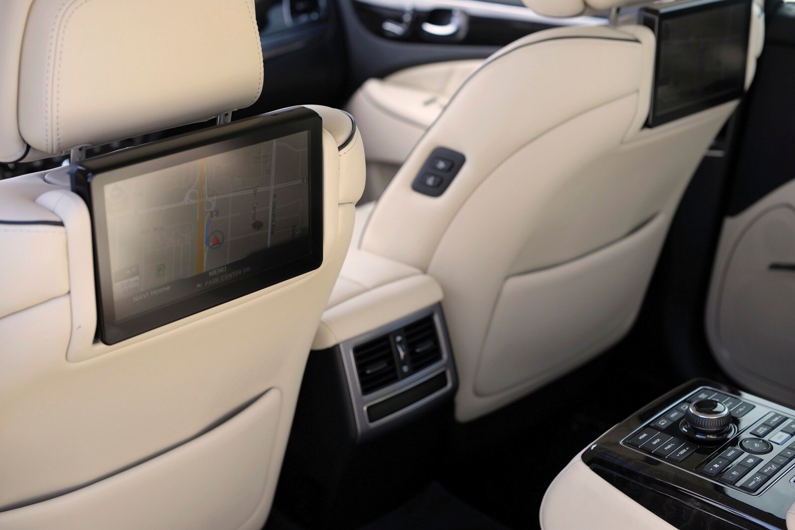 2015 Hyundai Equus interior DETAIL