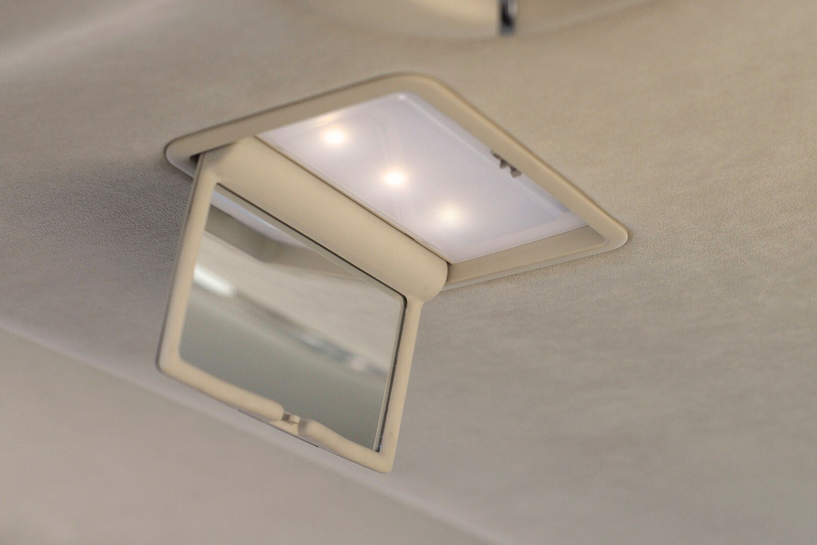 2016 Hyundai Equus interior DETAIL