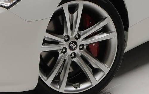 2011 Hyundai Genesis Coupe — OEM photo 4