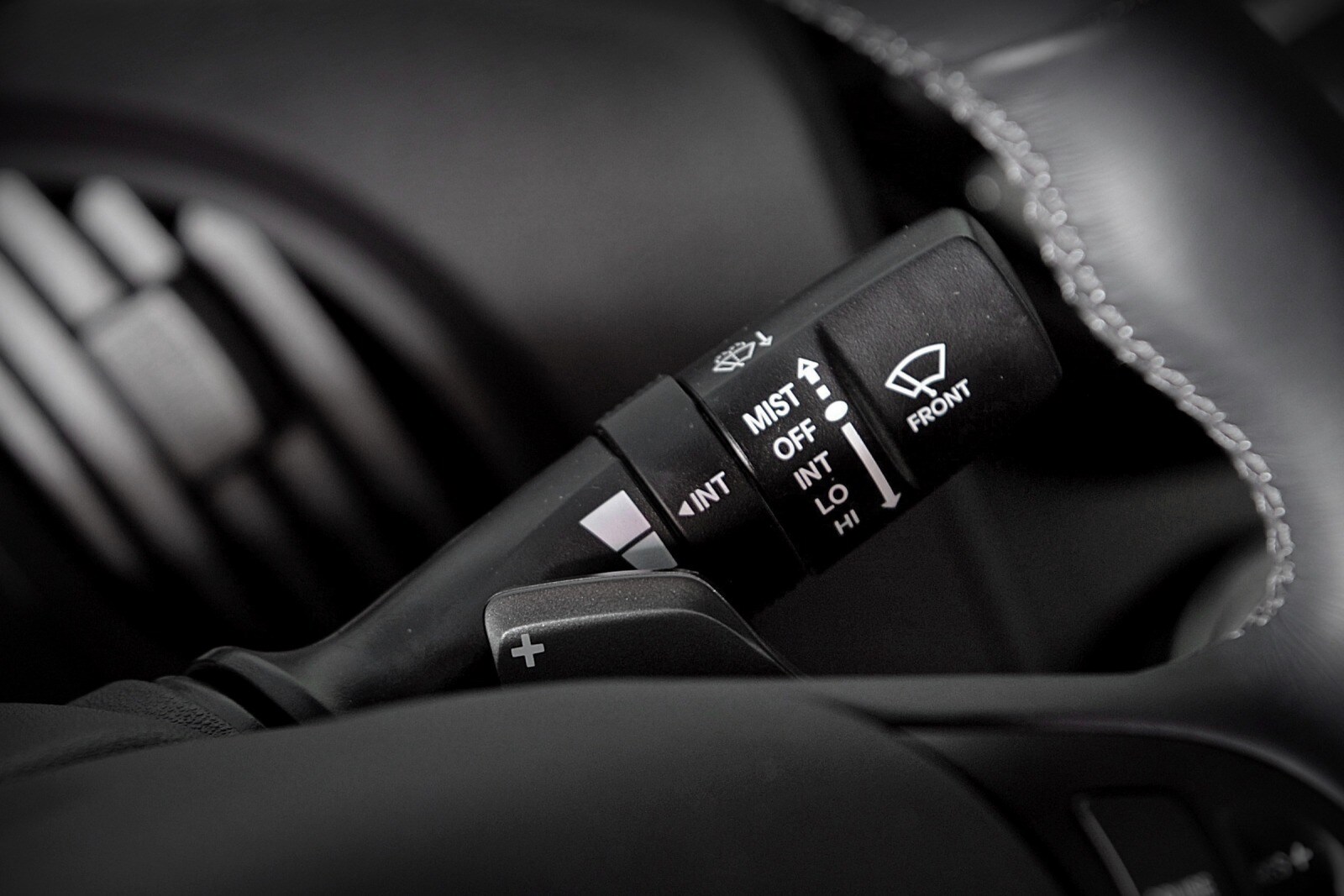 2016 Hyundai Genesis Coupe front safety DETAIL