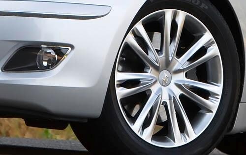 2011 Hyundai Genesis — OEM photo 4