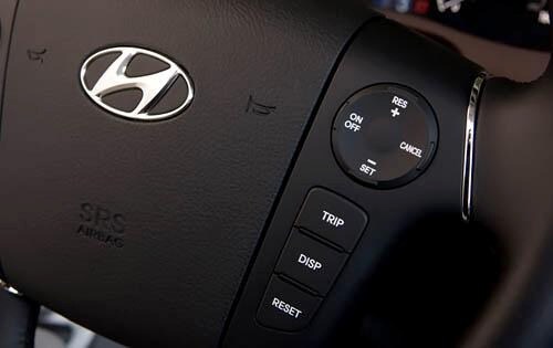 2011 Hyundai Genesis interior DETAIL