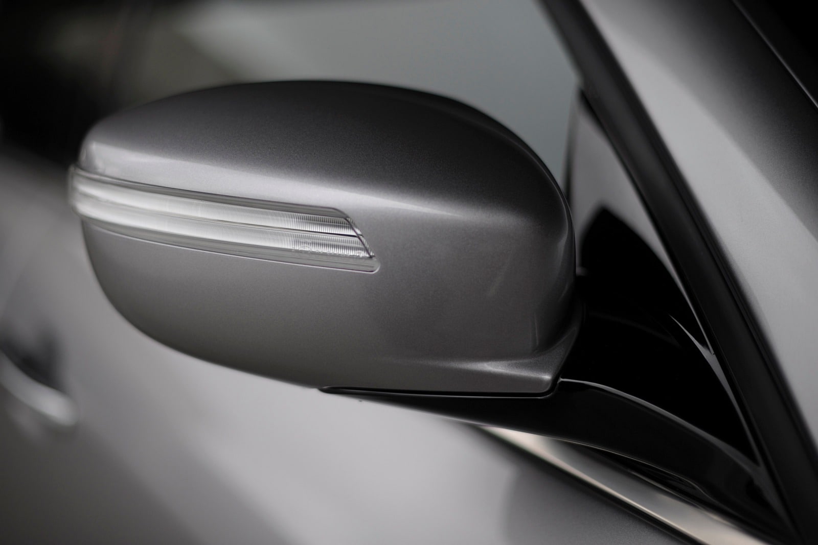 2013 Hyundai Genesis Sedan front safety EDETAIL