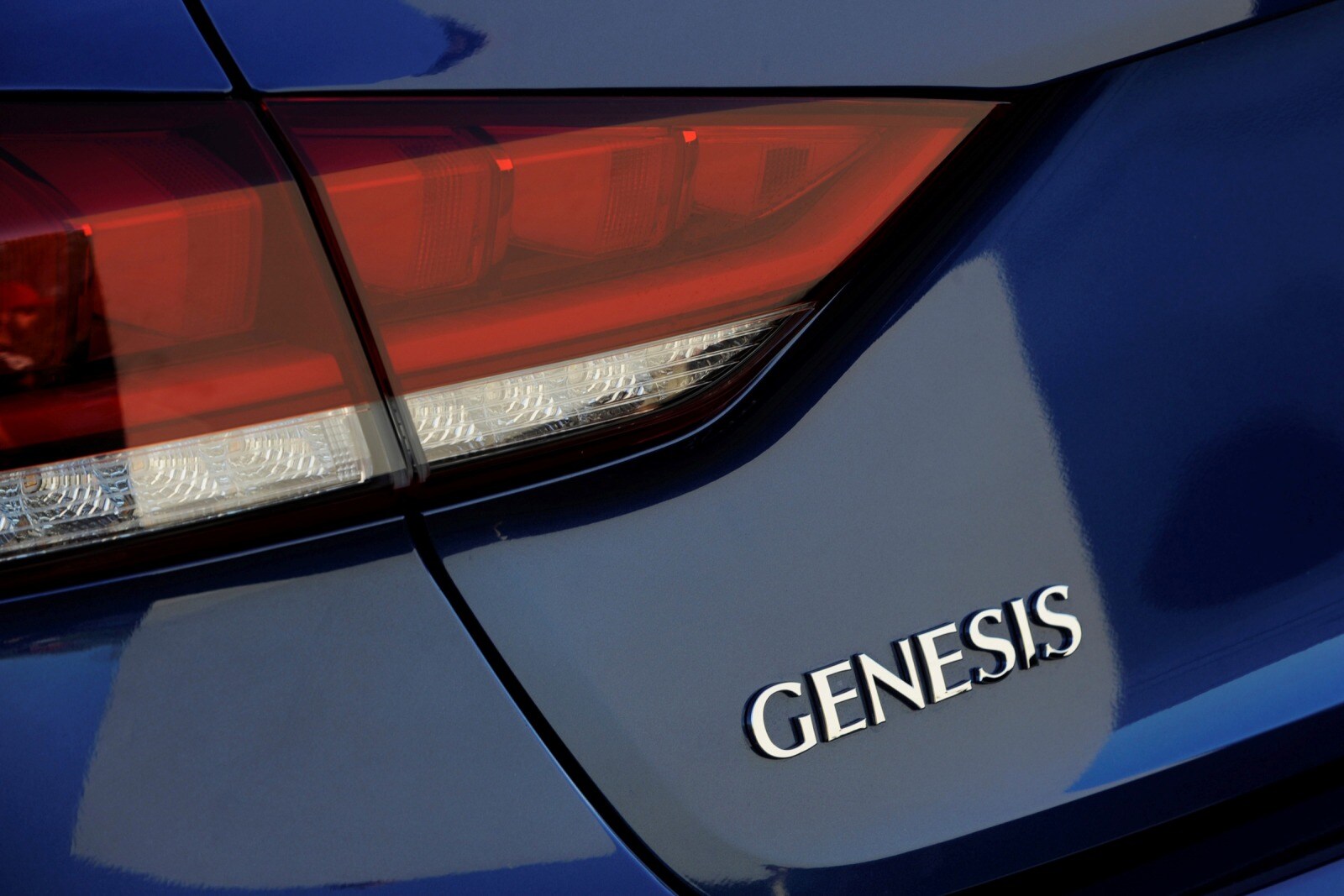 2015 Hyundai Genesis exterior RBDG