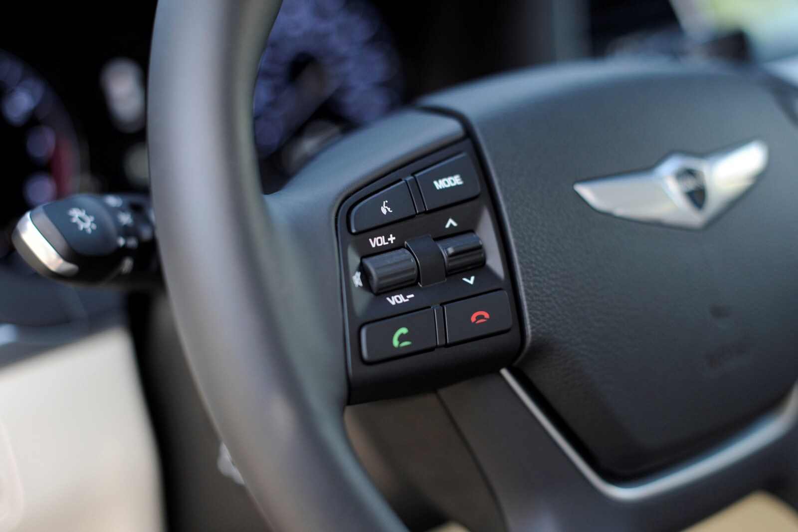 2015 Hyundai Genesis Sedan front safety DETAIL