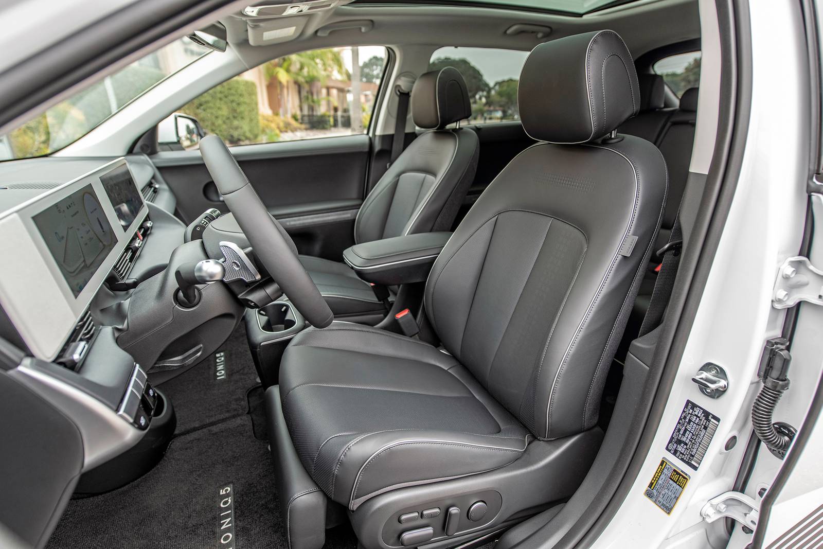 2022 Hyundai Ioniq interior I