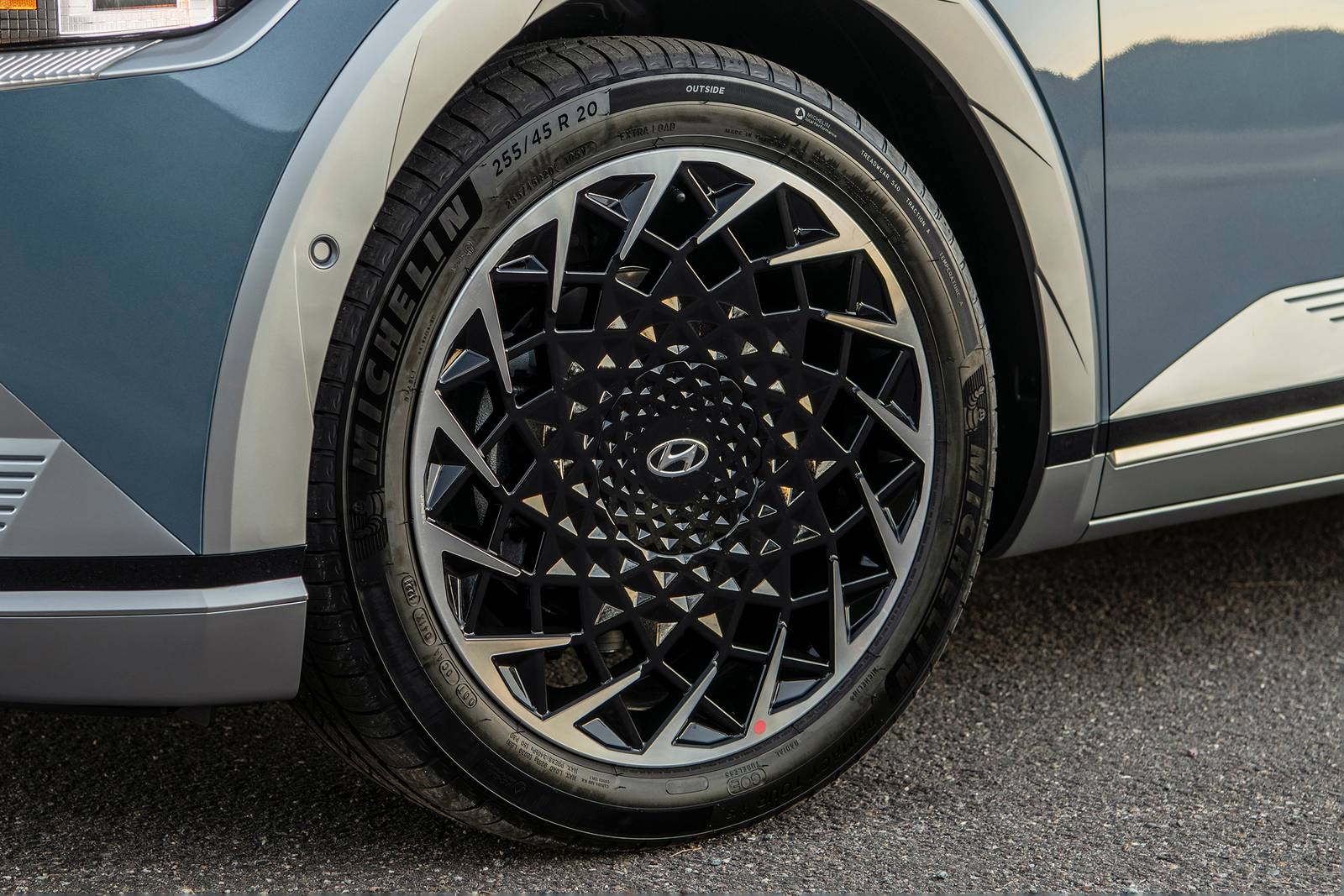 2022 Hyundai Ioniq exterior W