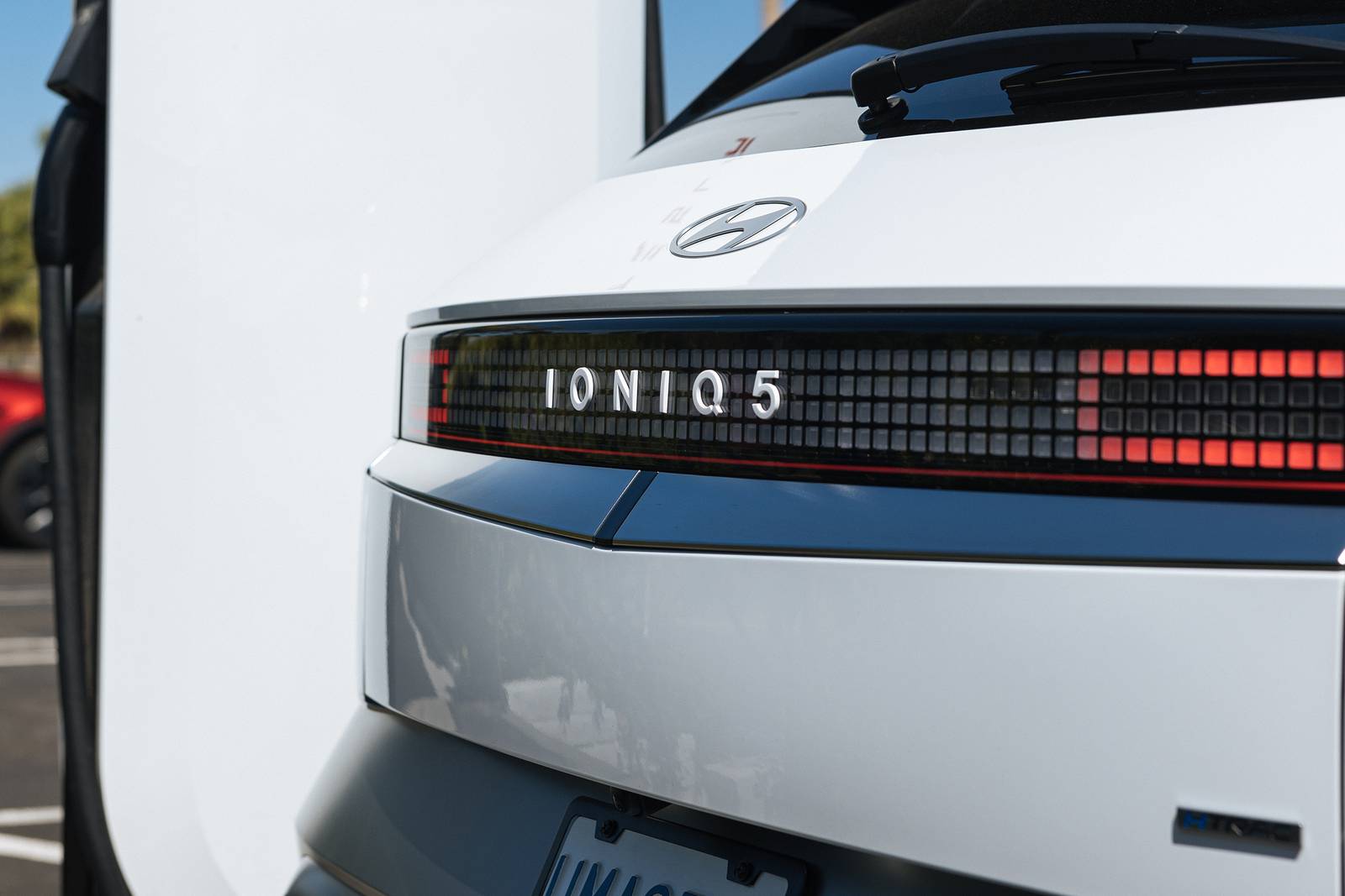 2025 Hyundai Ioniq 5 — OEM photo 3