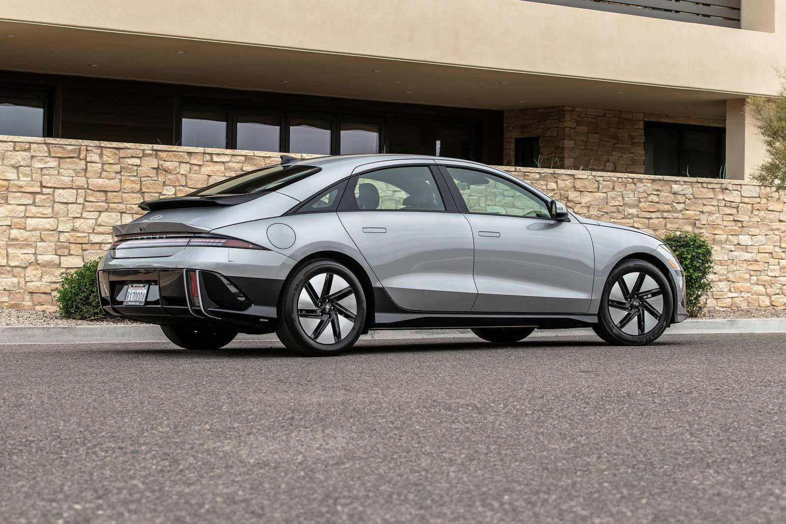 2025 Hyundai IONIQ 6 SE Sedan Exterior
