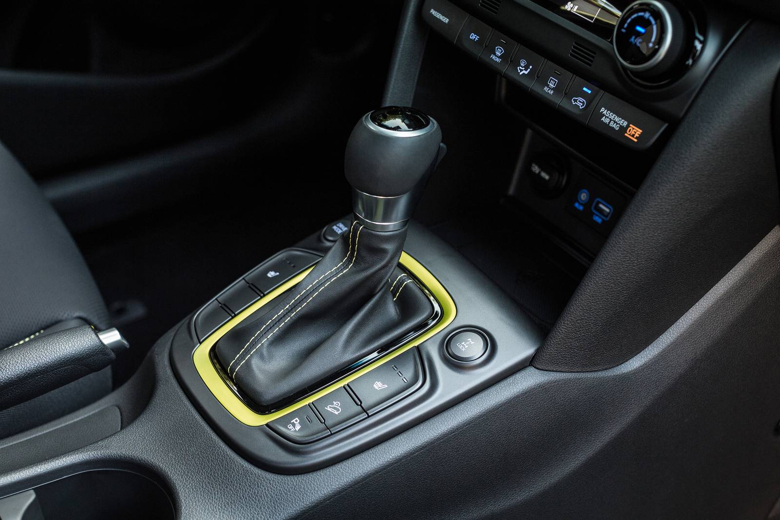 2019 Hyundai Kona interior SHF