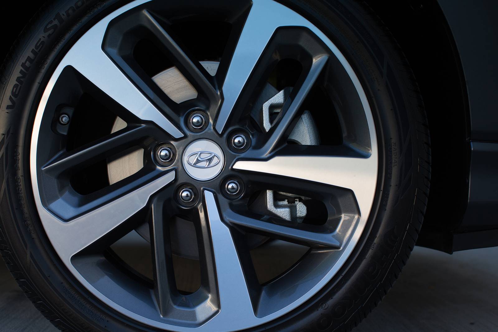 2021 Hyundai Kona exterior W