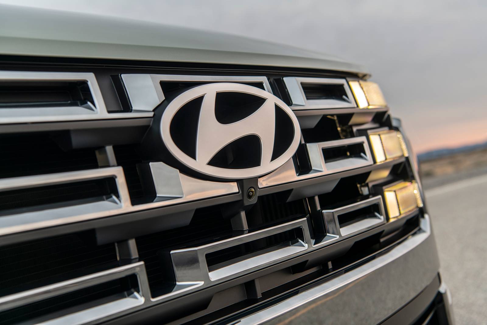 2025 Hyundai Santa Cruz — OEM photo 4