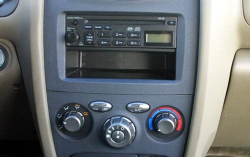 2001 Hyundai Santa Fe interior CC