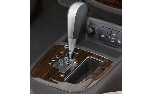 2011 Hyundai Santa Fe interior CC