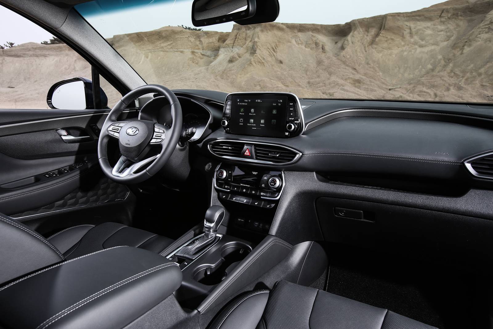 2019 Hyundai Santa Fe interior D