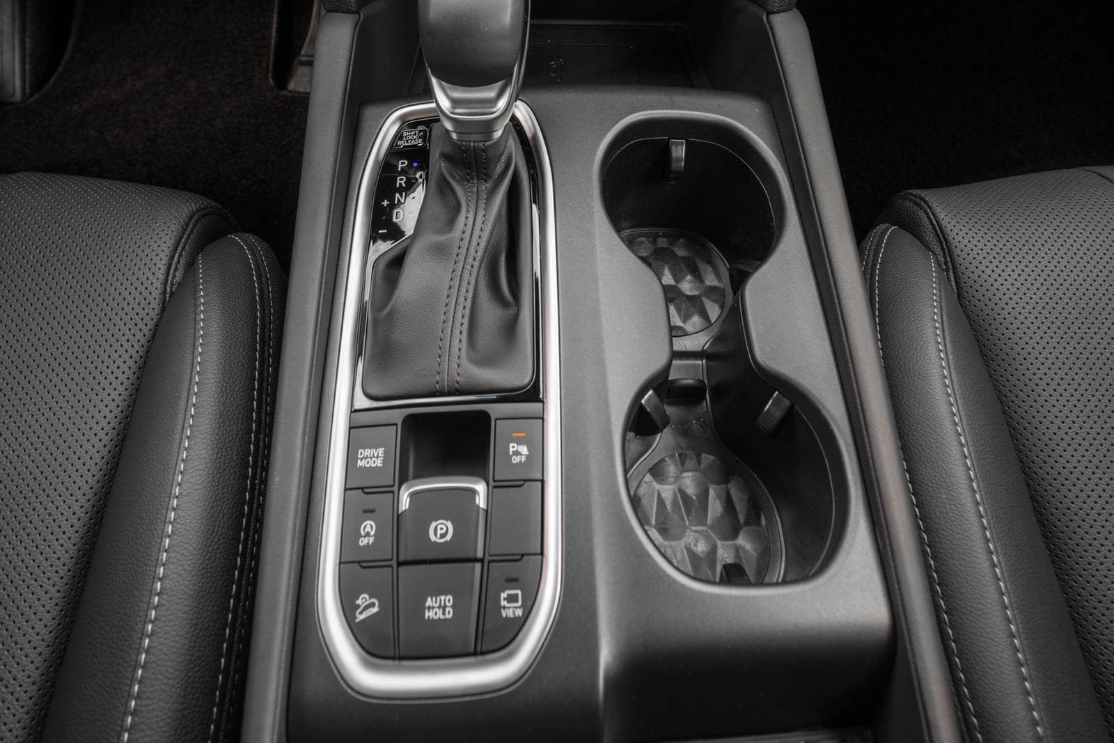 2020 Hyundai Santa Fe interior CUP